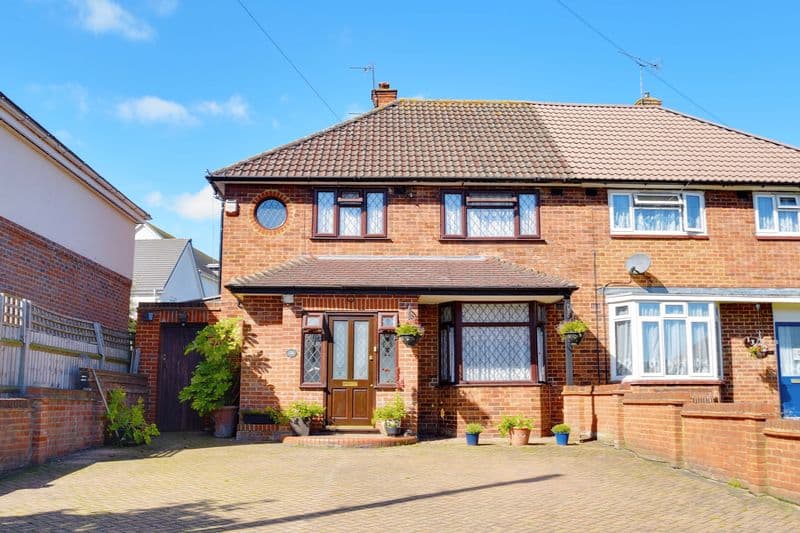 Balmoral Drive, Borehamwood