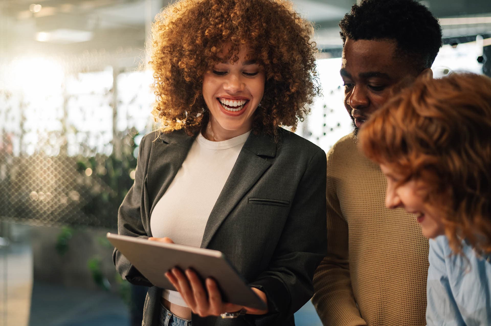 <strong>IF YOU REFER A <span style="color:hsl(16, 88%, 57%);">FAMILY OR FRIEND</span>:</strong>